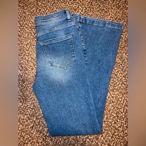 Kenzie (Savannah High Rise Flare Jean)